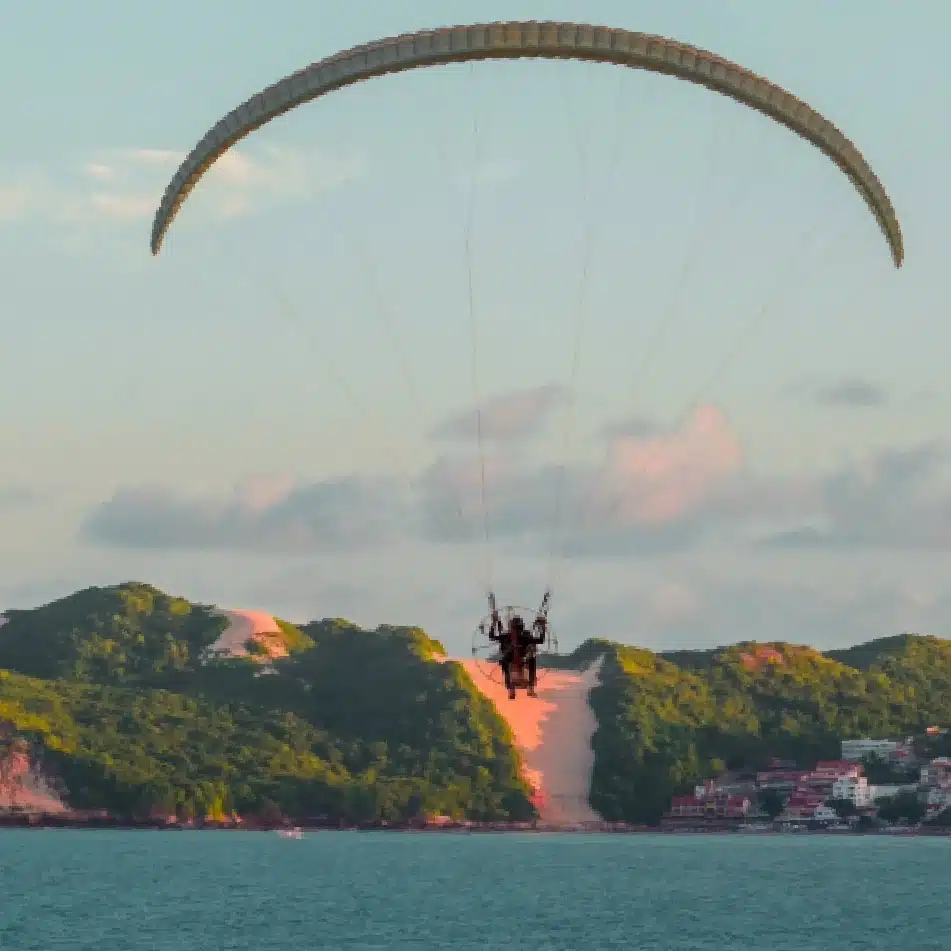 Voos de Parapente e Paramotor em Natal - Saraiva Adventura